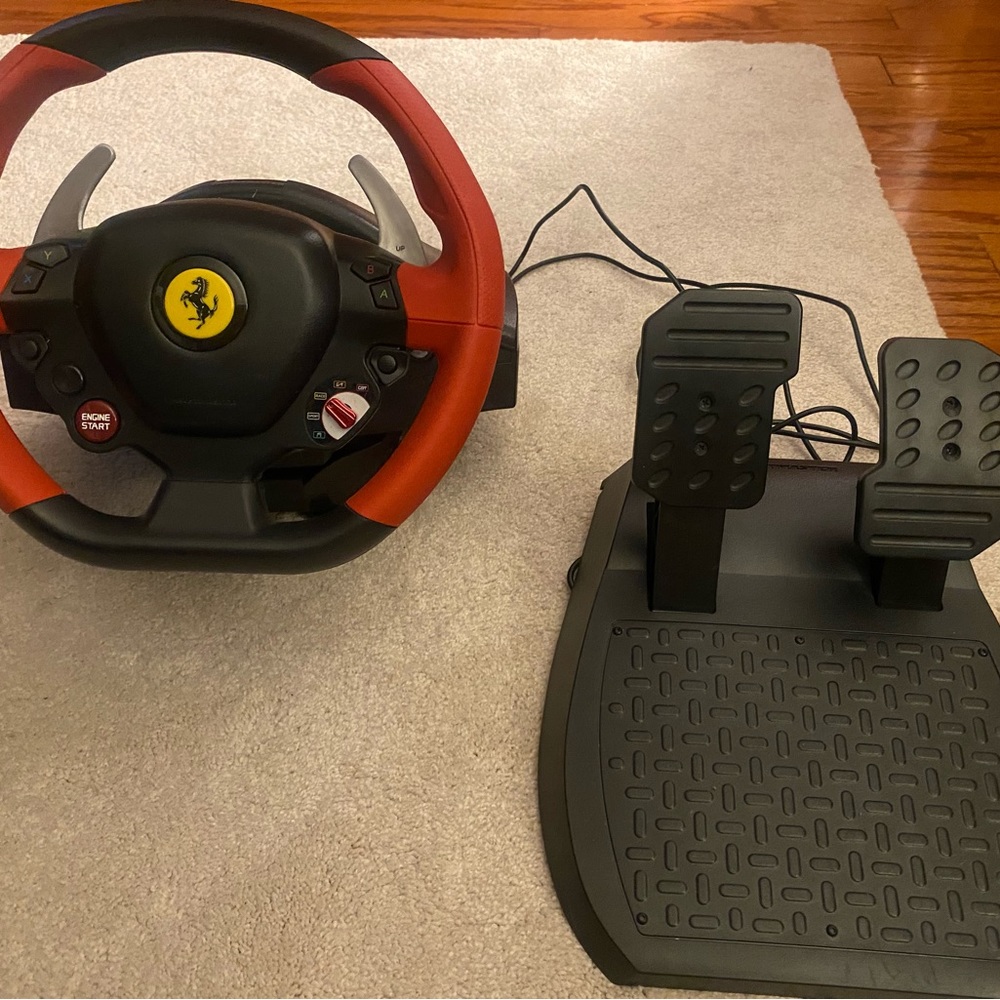 Thrustmaster Ferrrari 458 Spider RACING WHEEL w/Pedal - Series X/S and one.